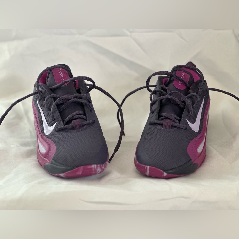 Nike Isofly Unisex Kids or women’s Dark Purple & Mauve Athletic Shoes